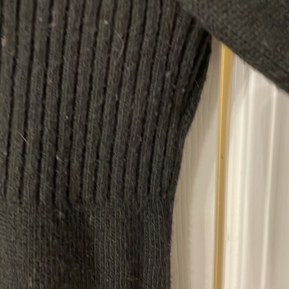 BR Turtleneck Sweater - Picture 4 of 5